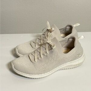 Like new! Skechers Beige foam slip on shoes women’s size 9.5